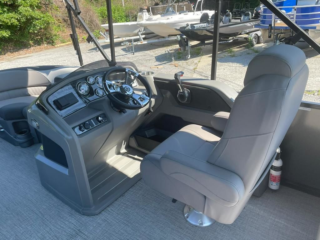 Tahoe LTZ 2485 QL Tritoon
