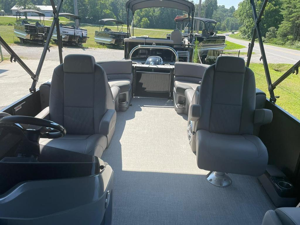 Tahoe LTZ 2485 QL Tritoon