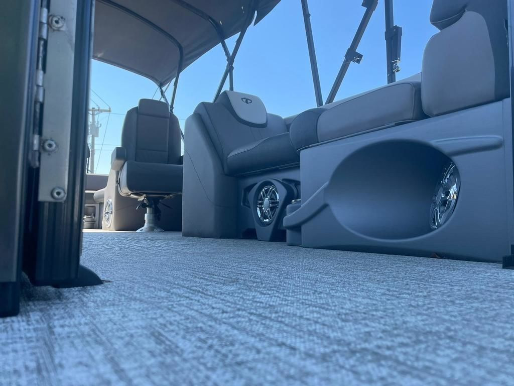 Tahoe LTZ 2485 QL Tritoon