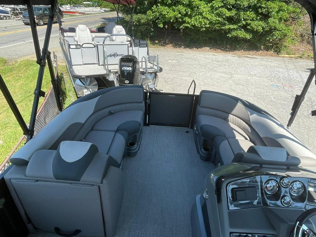 Tahoe LTZ 2485 QL Tritoon