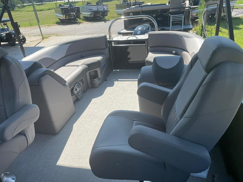 Tahoe LTZ 2485 QL Tritoon