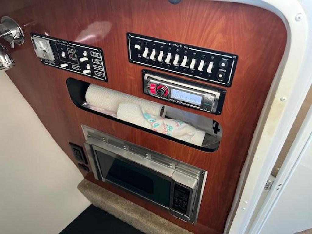 Crownline 325 SS Bowrider