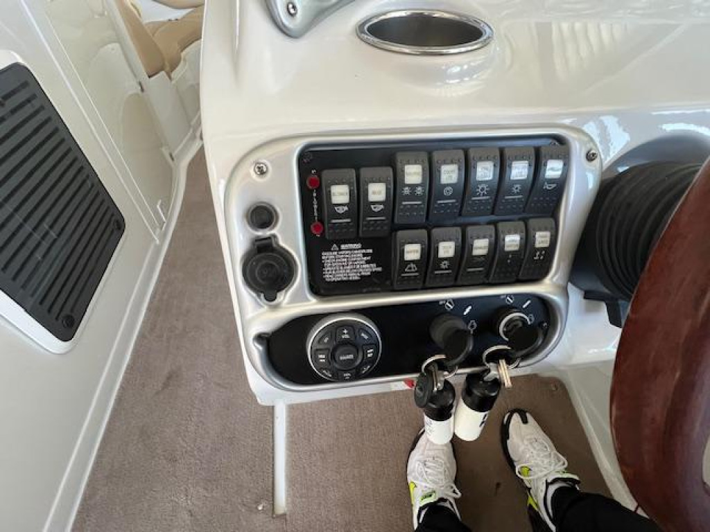 Crownline 325 SS Bowrider