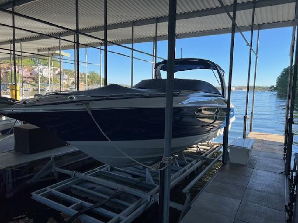 Crownline 325 SS Bowrider