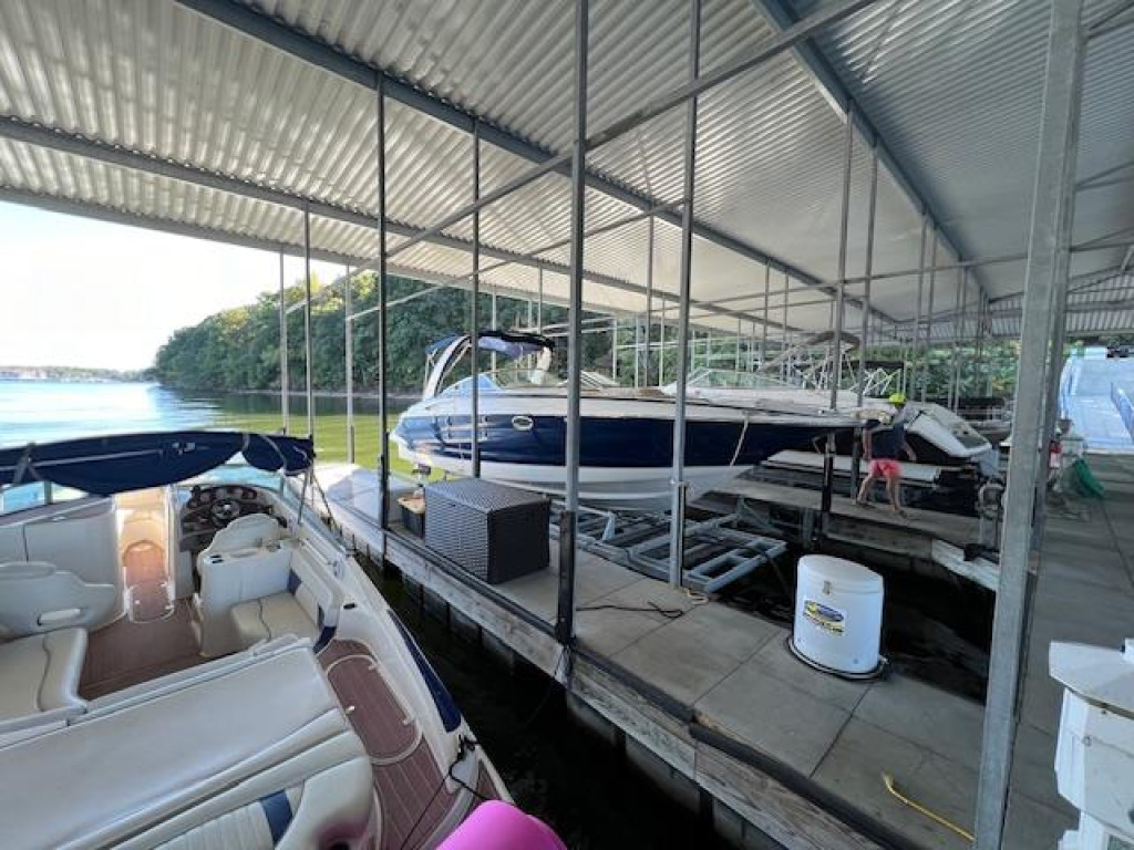 Crownline 325 SS Bowrider