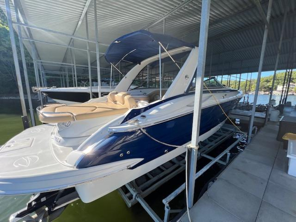 Crownline 325 SS Bowrider