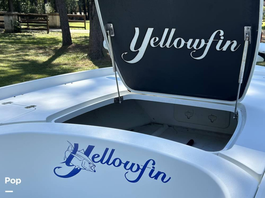 Yellowfin 24 BAY