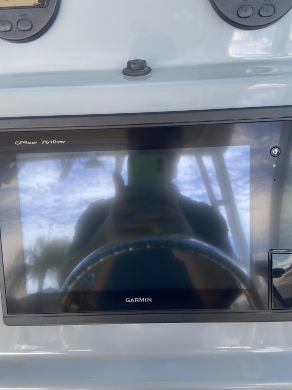 Seaswirl Striper 230 Walkaround