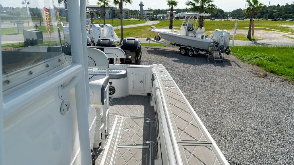 Fountain 38TE Cuddy Cabin
