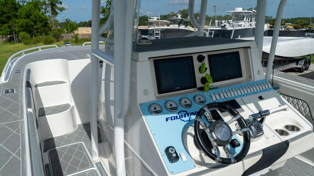 Fountain 38TE Cuddy Cabin