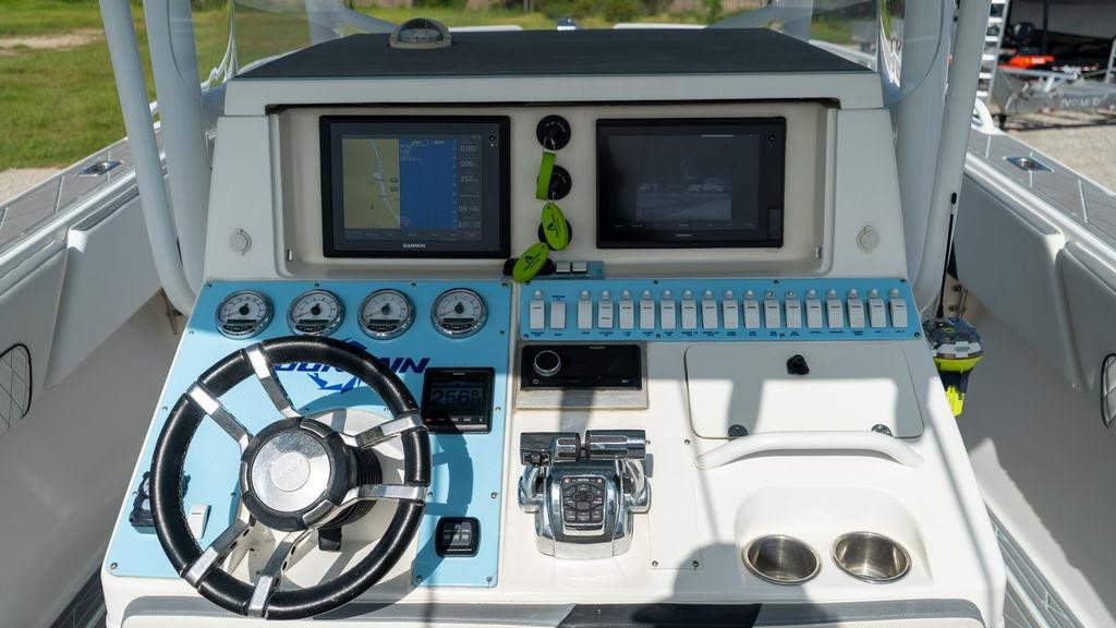 Fountain 38TE Cuddy Cabin