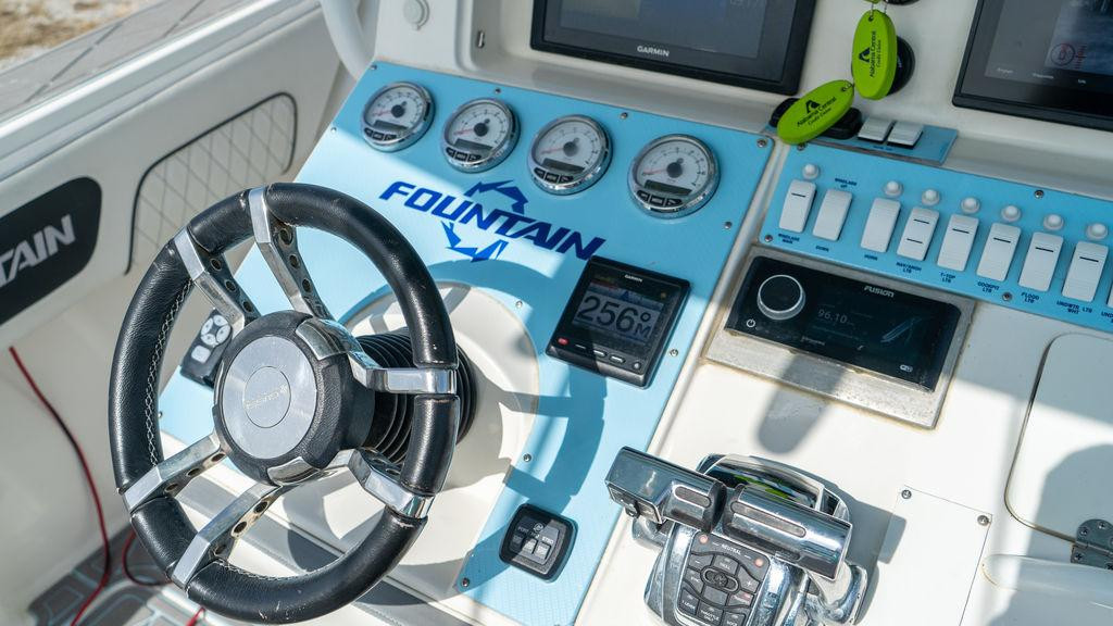 Fountain 38TE Cuddy Cabin