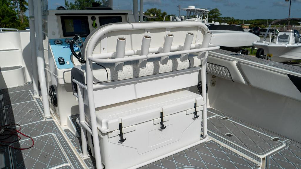 Fountain 38TE Cuddy Cabin