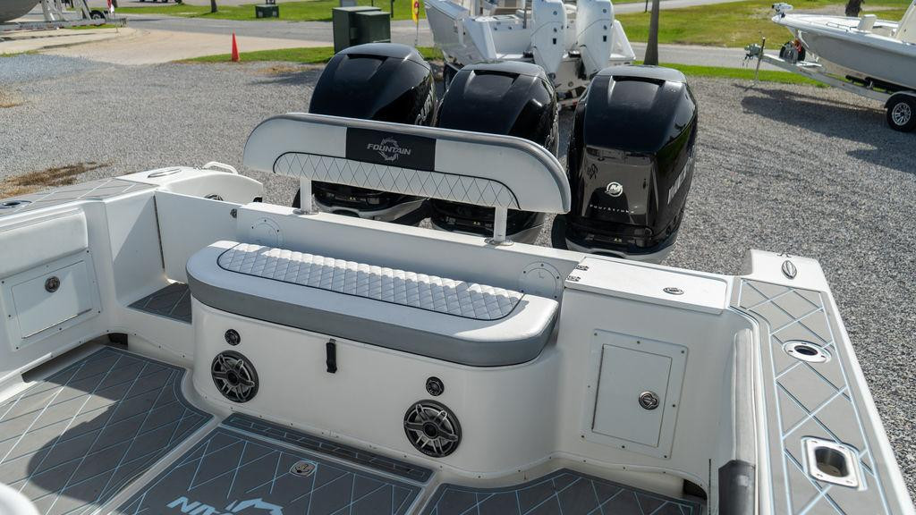 Fountain 38TE Cuddy Cabin