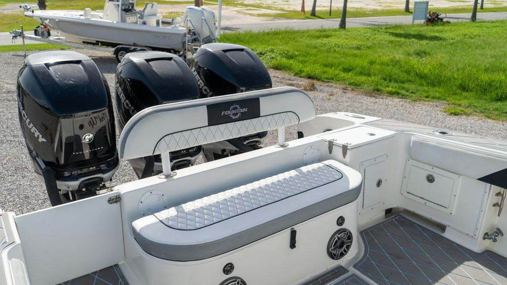 Fountain 38TE Cuddy Cabin