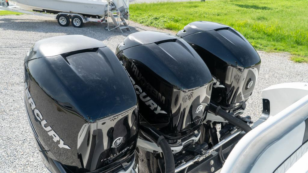 Fountain 38TE Cuddy Cabin