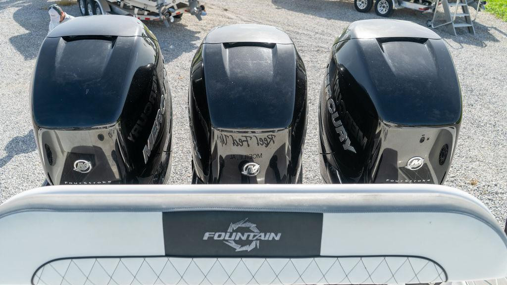 Fountain 38TE Cuddy Cabin