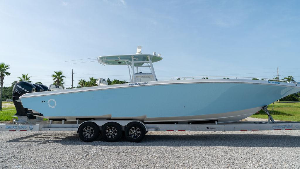 Fountain 38TE Cuddy Cabin