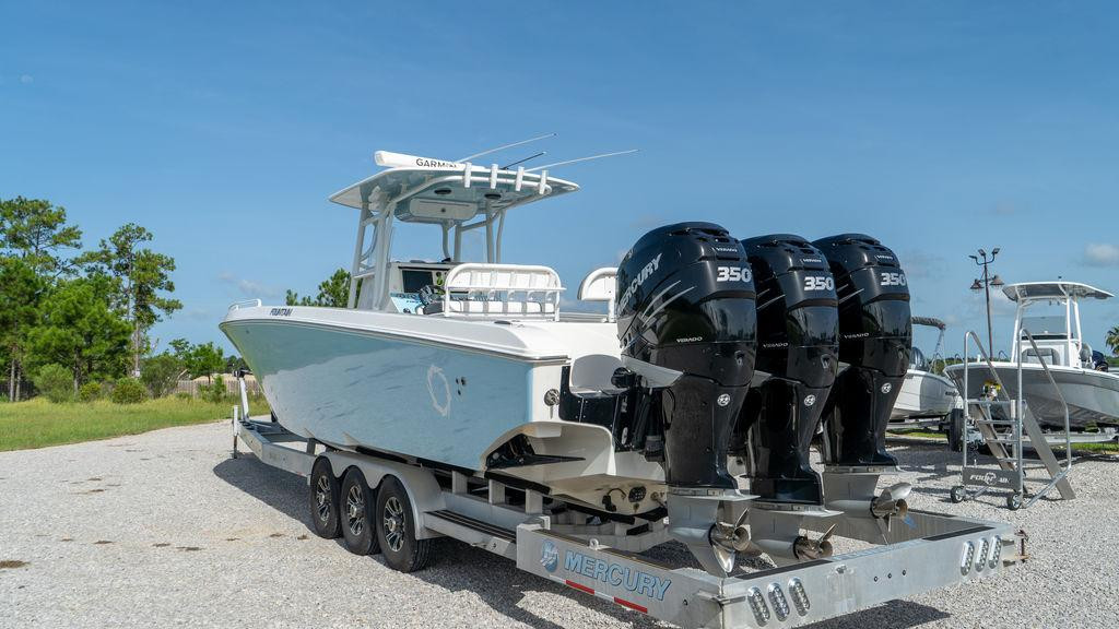 Fountain 38TE Cuddy Cabin