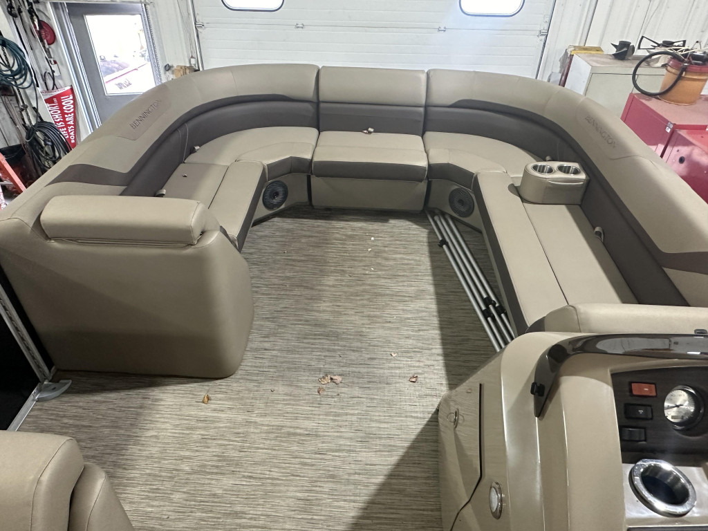 Bennington 21 SXL **TRAILER INCLUDED**