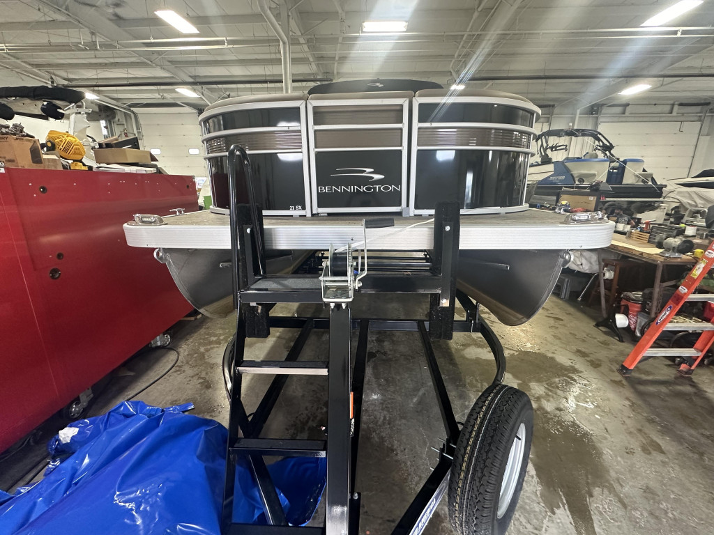 Bennington 21 SXL **TRAILER INCLUDED**