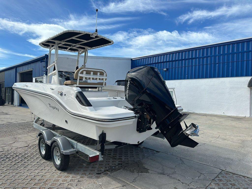 Bayliner T22CC
