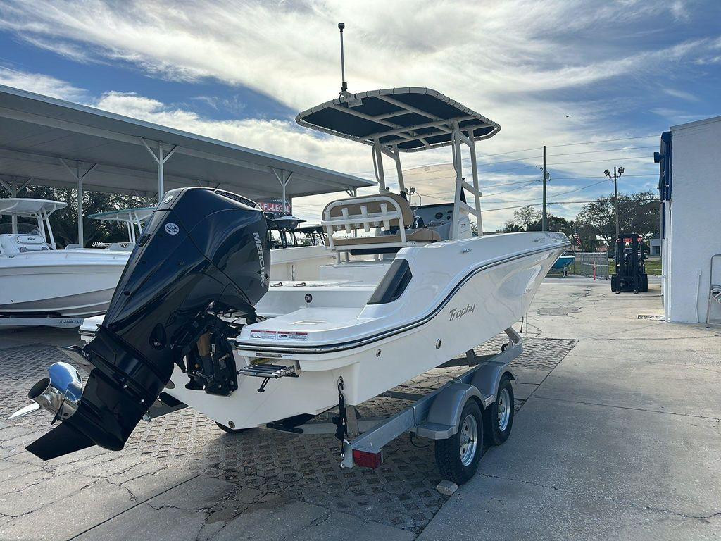 Bayliner T22CC