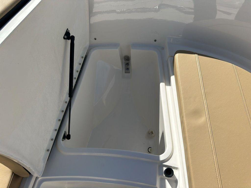 Bayliner T22CC