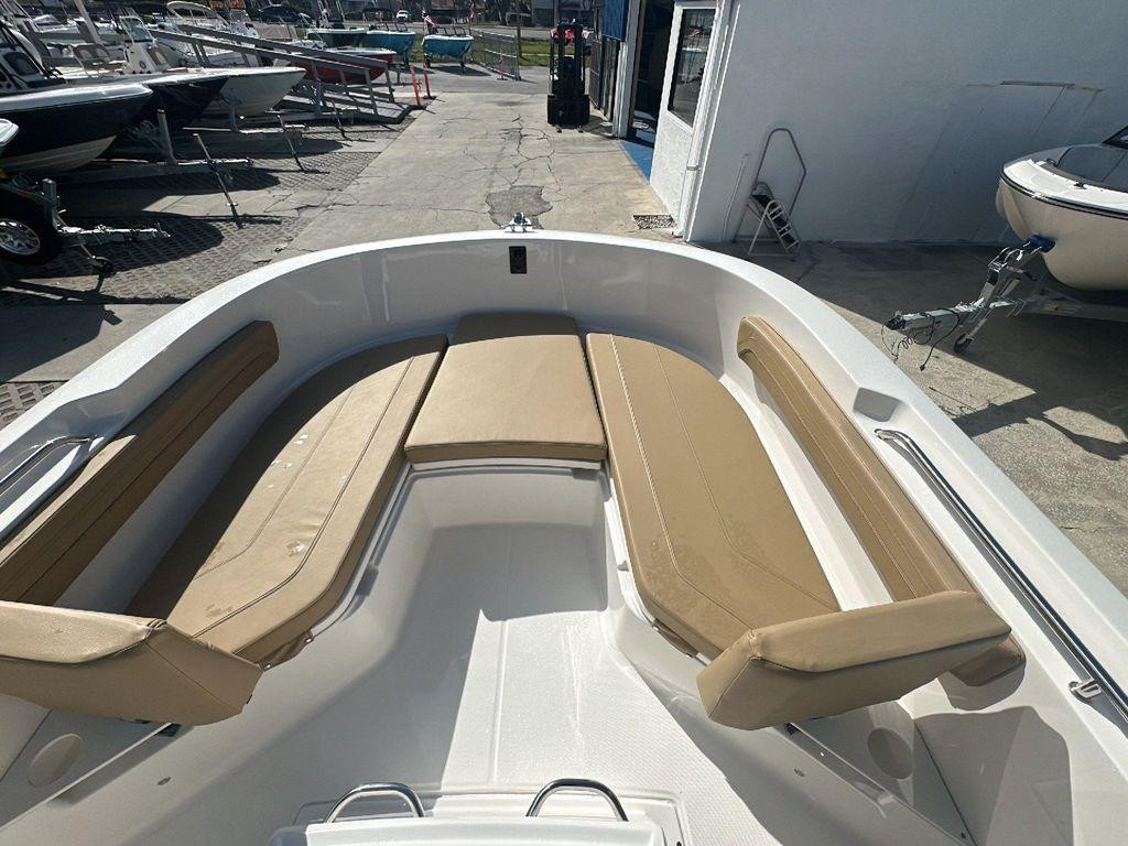 Bayliner T22CC