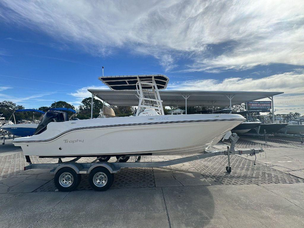 Bayliner T22CC