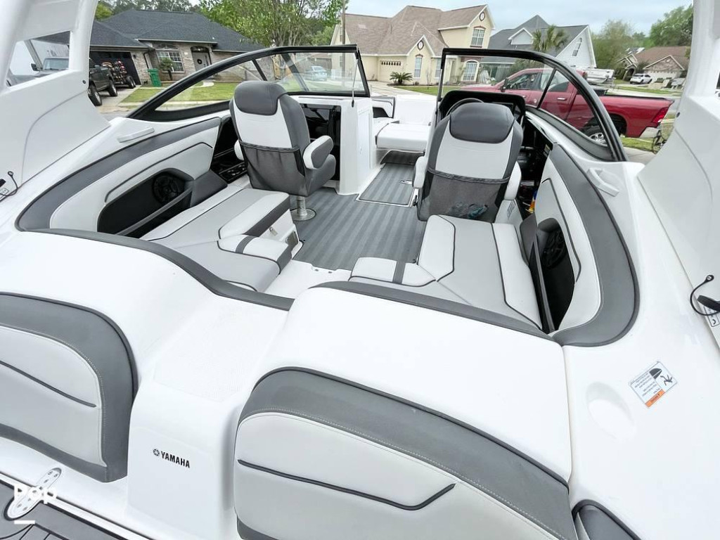 Yamaha 212 Limited S