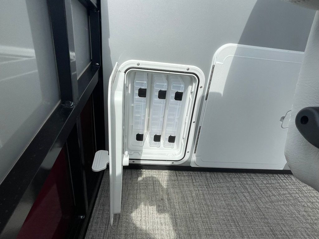 Avalon Catalina Rear Fish 23 FT