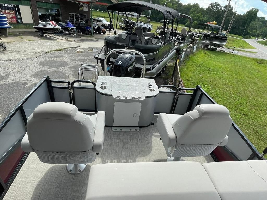 Avalon Catalina Rear Fish 23 FT