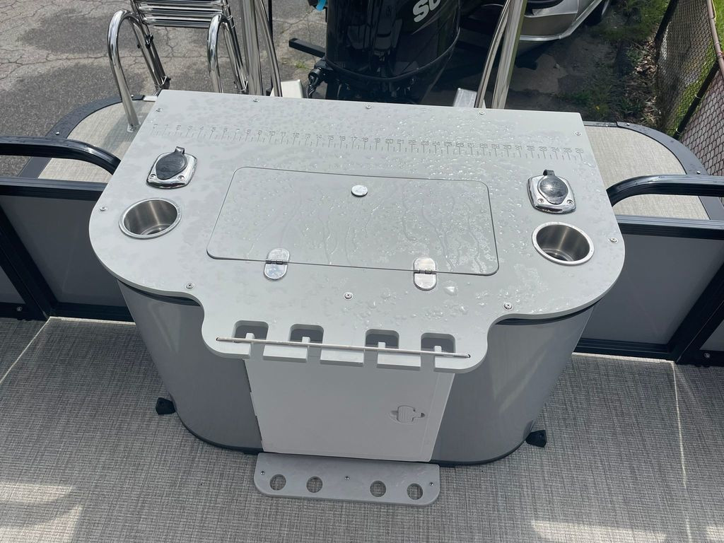 Avalon Catalina Rear Fish 23 FT