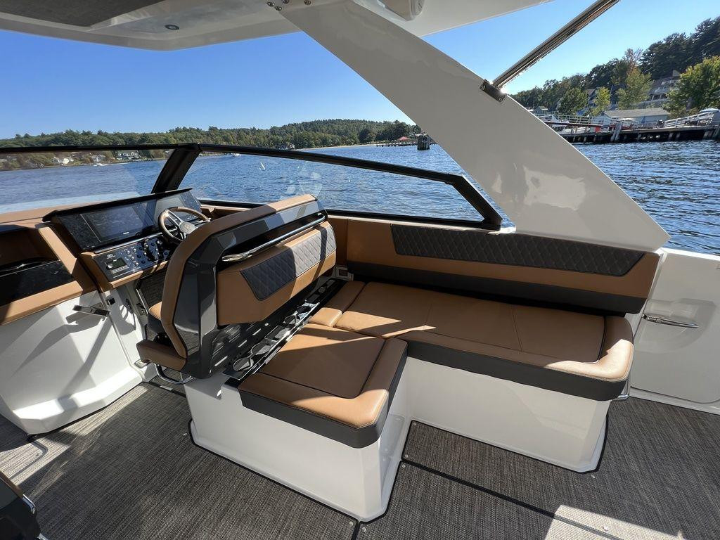 Cobalt R35 Twin Outboard