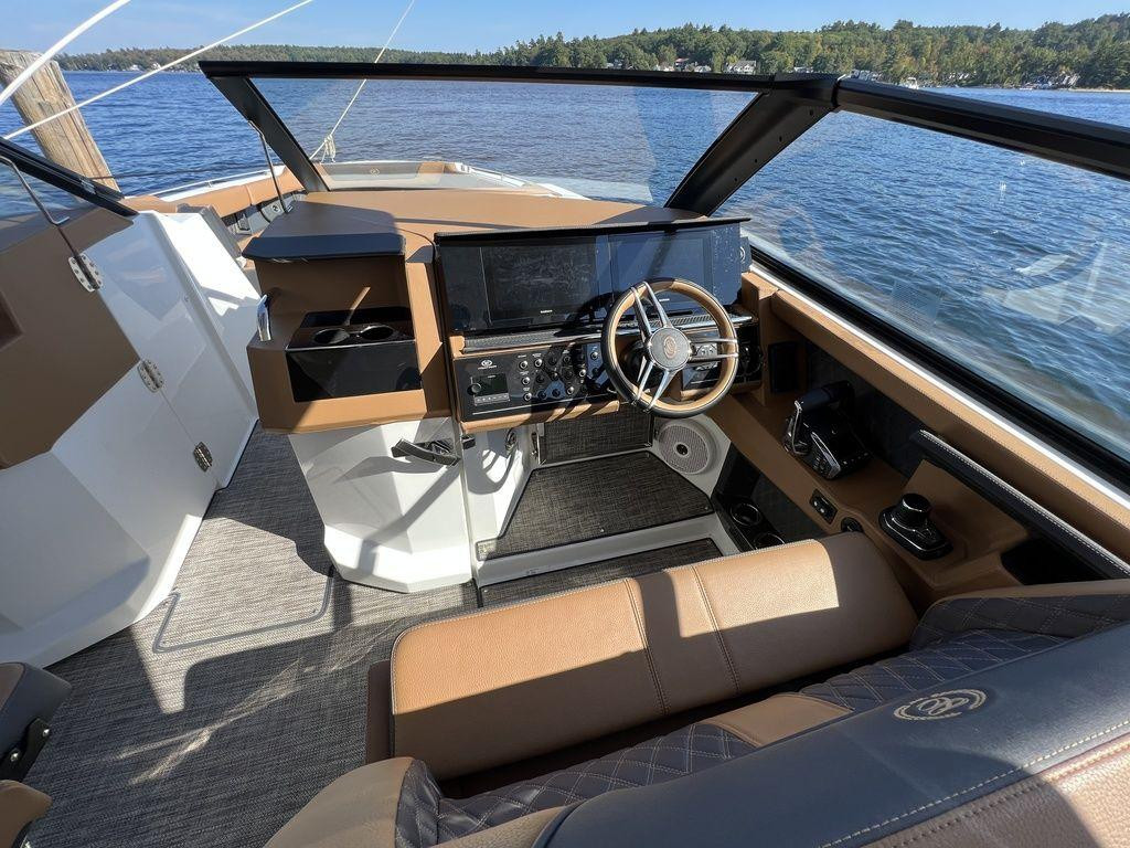 Cobalt R35 Twin Outboard