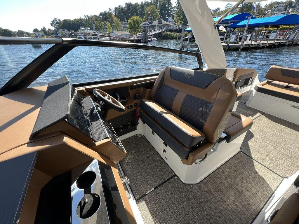 Cobalt R35 Twin Outboard