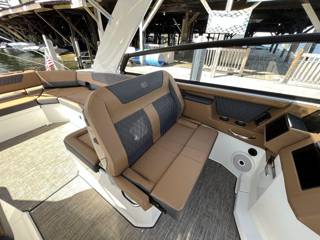 Cobalt R35 Twin Outboard