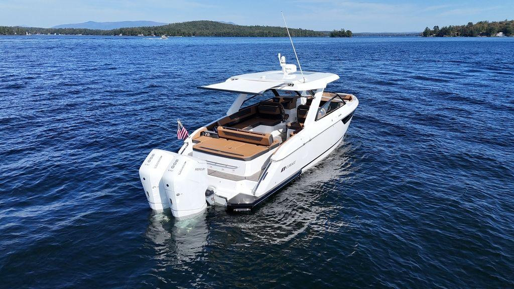 Cobalt R35 Twin Outboard