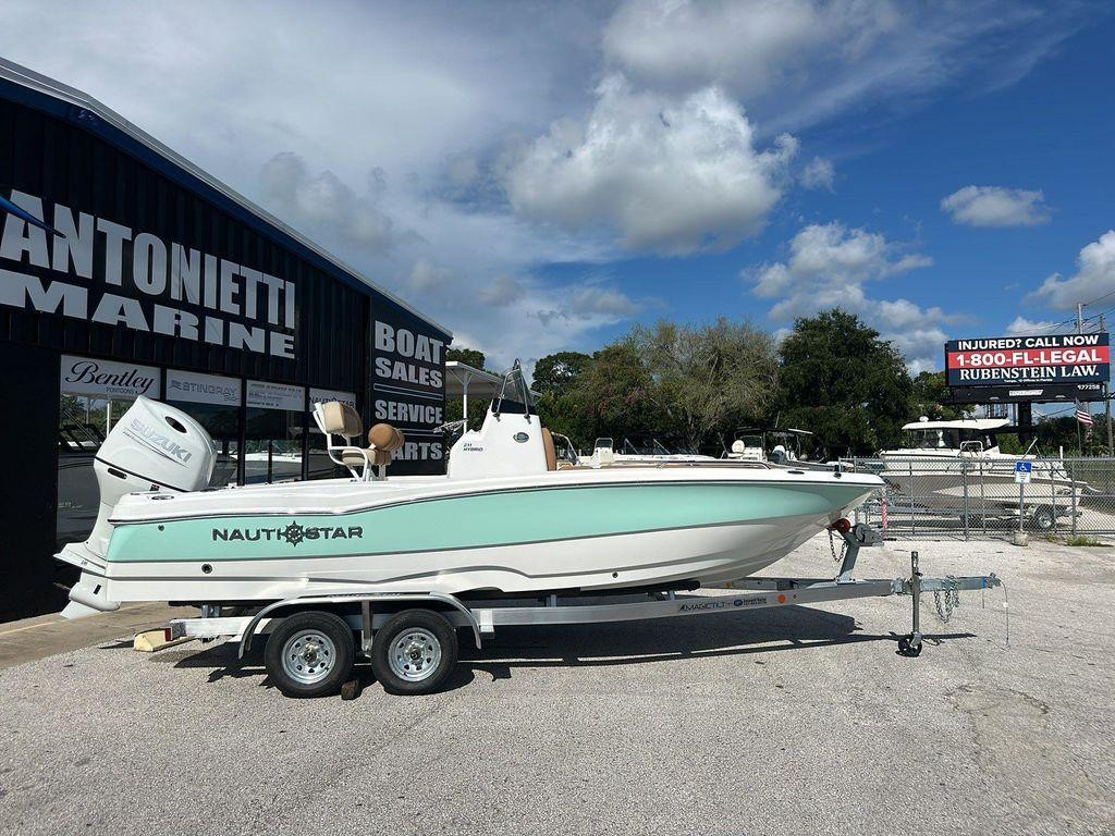 Nautic Star 211 Hybrid