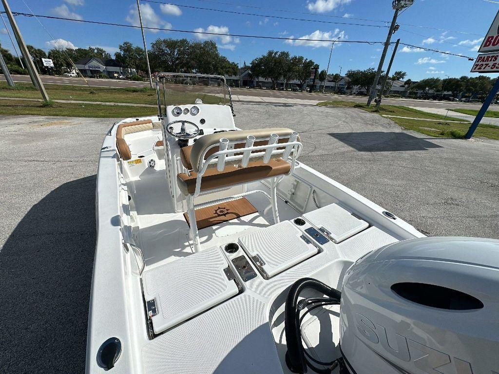 Nautic Star 211 Hybrid