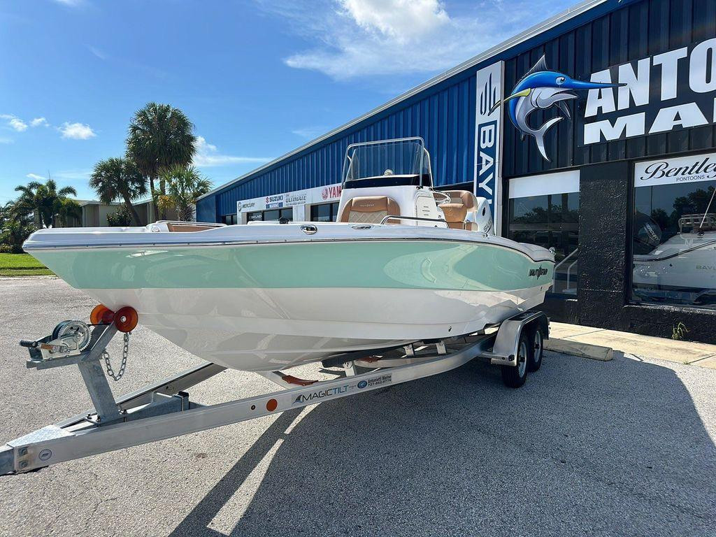 Nautic Star 211 Hybrid