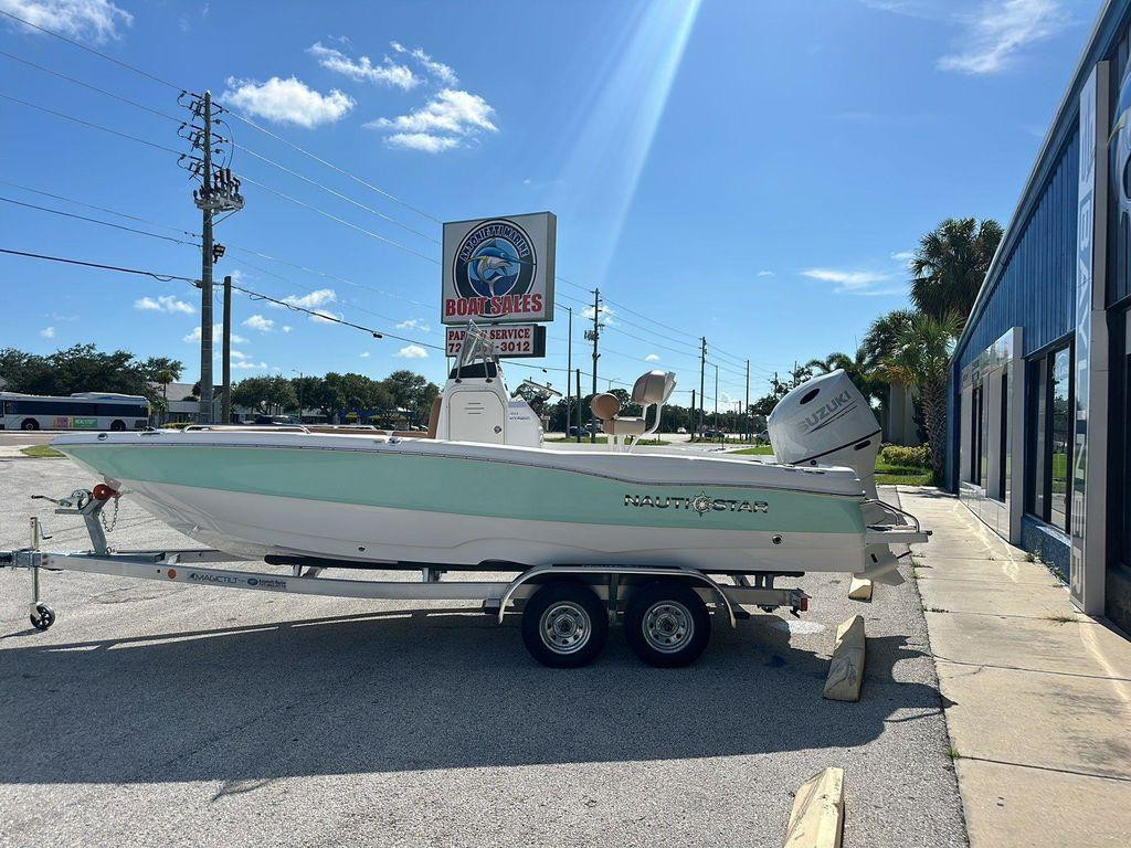 Nautic Star 211 Hybrid