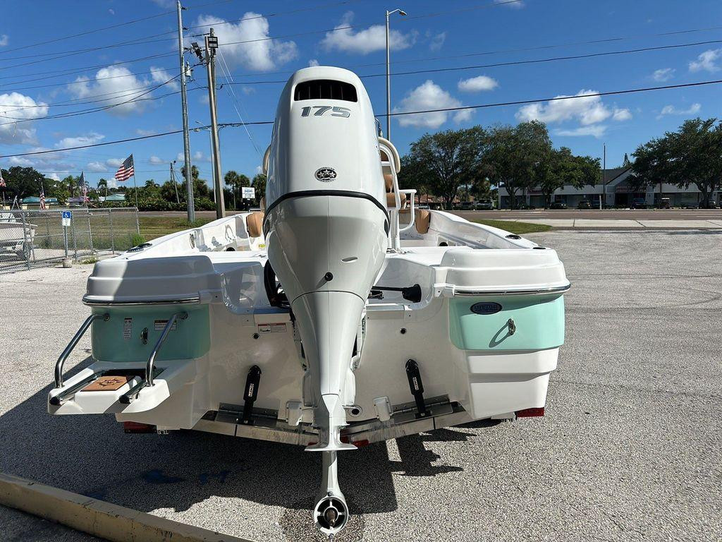 Nautic Star 211 Hybrid