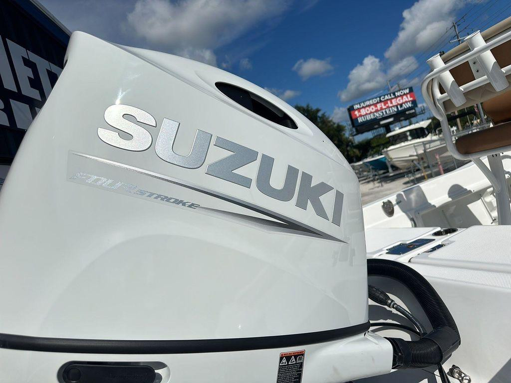 Nautic Star 211 Hybrid