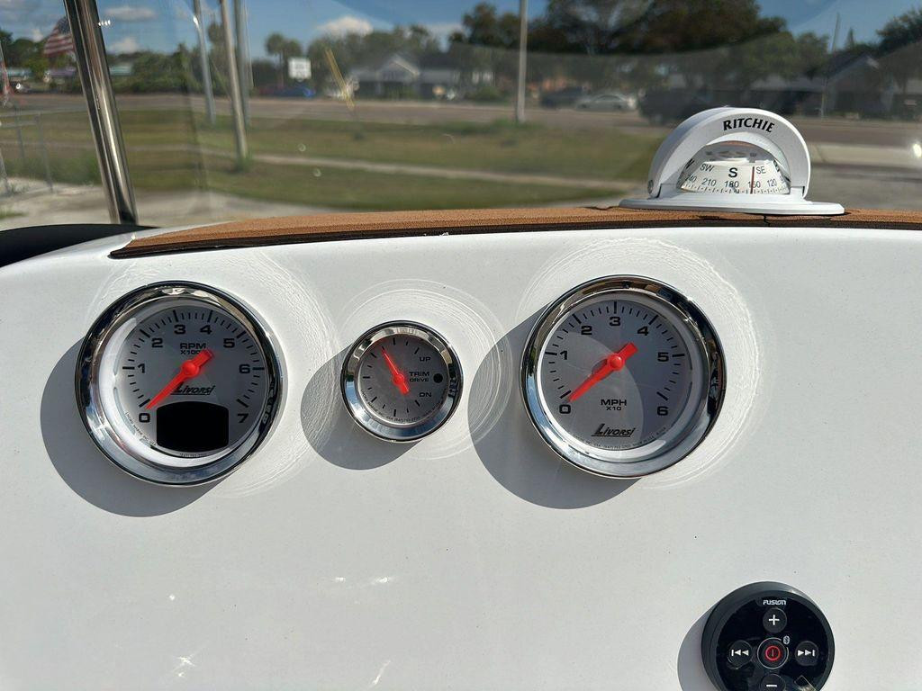 Nautic Star 211 Hybrid