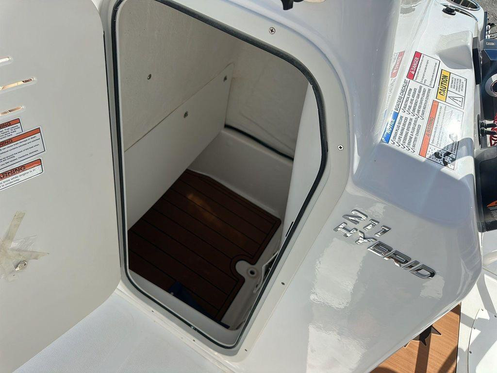 Nautic Star 211 Hybrid