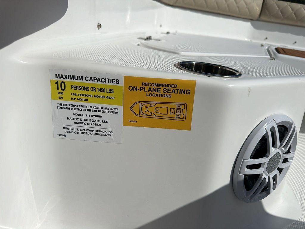 Nautic Star 211 Hybrid