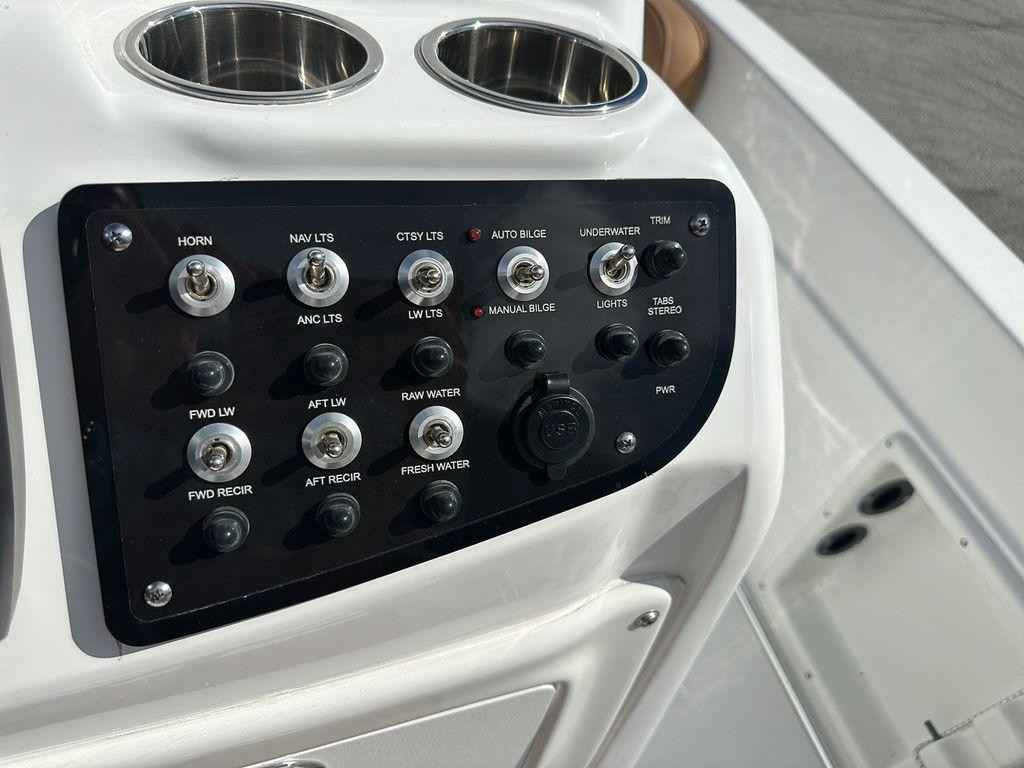 Nautic Star 211 Hybrid