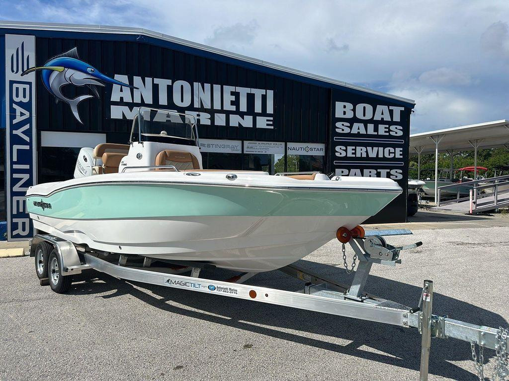 Nautic Star 211 Hybrid